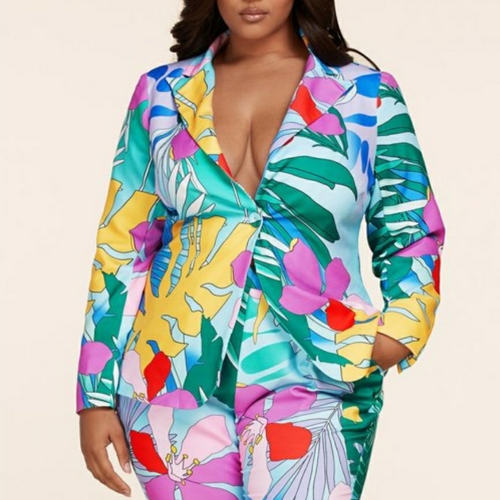 Floral Print Pantsuit - Picture 2 of 7